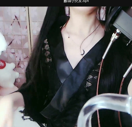 斗鱼女主播娇娇的绝活：跳舞和唱歌，晚上味道身材