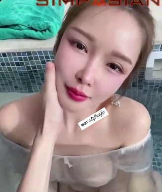 电竞女神最新作品：完美女友直播，男主角遇到仙女滴血