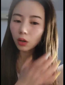 怡宝水多瓶，女主播，粉红，直播平台，御姐范，舒服，赘肉，完美，好感，视频，1.66G粉红女主播直播平台展示怡宝水多瓶，御姐范舒适完美，赘肉不再，给你好感的视频（1.66G）