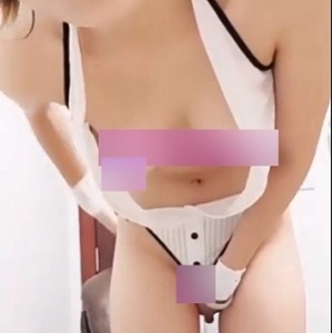 瑜伽老师的直播平台，神魂颠倒的成熟身材，互动男子作品视频(1G)