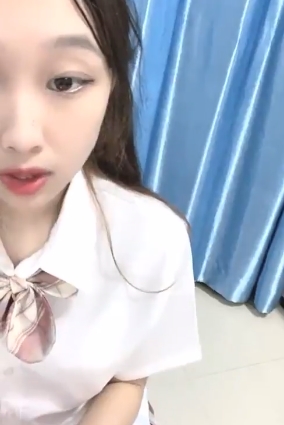 女主播李溪研的高三毕业视频直播