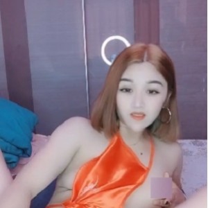 甜甜欣欣带你飞-西域豪放女主播直播作品视频