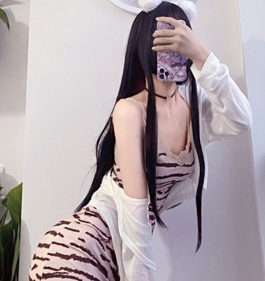 兔兔酱：网红大长腿，青春靓丽的视频和照片