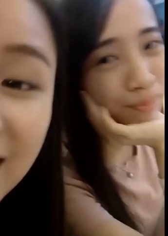 贾雯：温文儒雅的网红博主展示了她的小家碧玉形象和作品，与男友之间的互动脱不了干系。