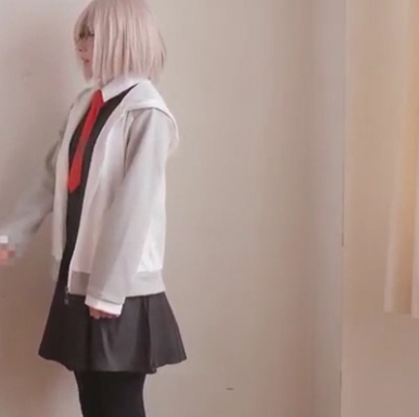 COS作品IBU珍藏经典：欣赏萌萌的角色，完美展现身材