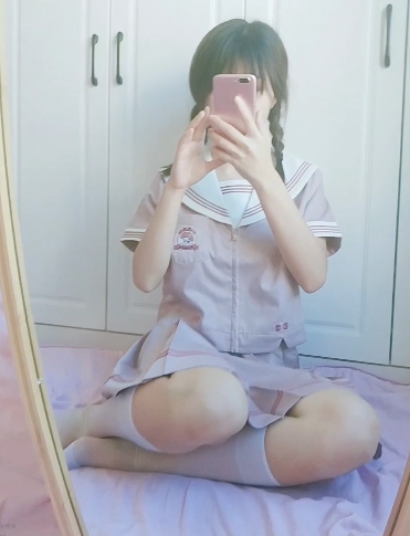 妹子穿着可爱学生装的两部作品，欢欢资源的画质很好
