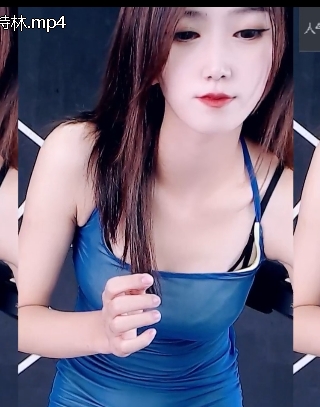 虎牙女主播依依的长相和身材在网友中火了起来，她的舞蹈和眼光备受关注。