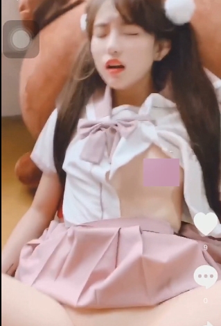 高颜值女神的精选作品，让你快乐不见星空的网红小姐姐