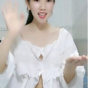 小奶猫女主播丸子丫两部视频