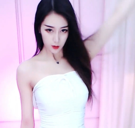 虎牙女主播的五部舞蹈作品直播精选，小姐姐颜值身材丰满的视频