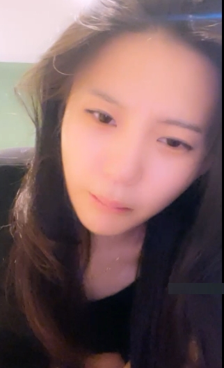 女主播小石头的毕业视频作品：放松闺蜜热舞直播