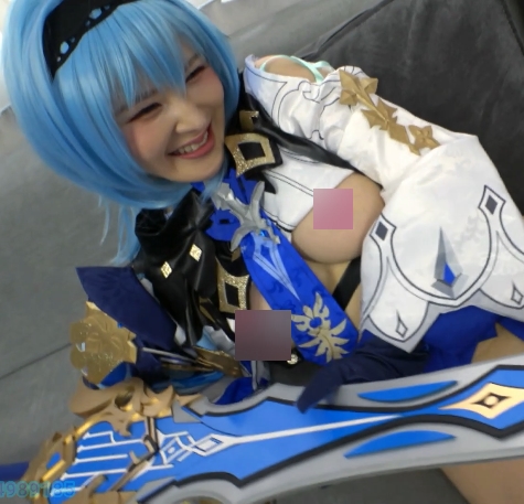 岛国COS《原神》优菈精美服装，长相身材相似漂亮，视频照片大小