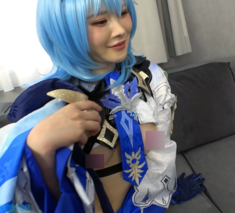 岛国COS《原神》优菈精美服装，长相身材相似漂亮，视频照片大小