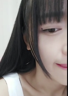 斗鱼超级人气高颜值精选反差女神浮力主播初音散播作品合集清纯可爱小恶魔粉丝互动妖娆热舞道具紫薇震撼技术77V-29.3G：斗鱼超级人气美少女主播初音的作品合集，清纯可爱与小恶魔的反差魅力，粉丝互动妖娆热舞，使用震撼道具展示高超技术的直播节目，共77个视频文件，总大小29.3G。