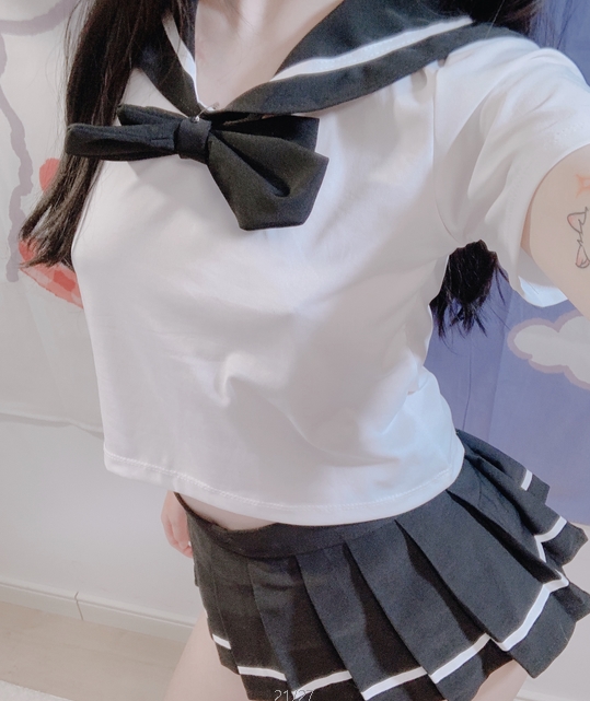 月月酱的性感女神COS精品，高质量长腿和迷人声音，专属定制直播间和私人服务