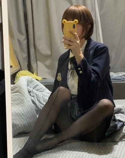 无敌小姨妈的足系列美腿室外诱惑合集