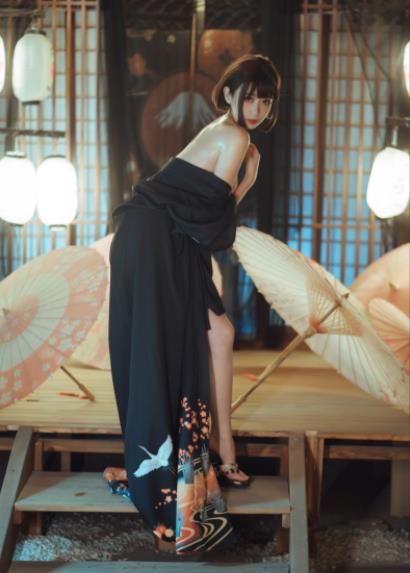 新晋网红Coser女神的高颜值火箭脸大车灯绅士资源