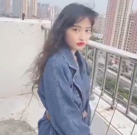 抖音私人珍藏：妖娆美女主播的精华舞姿，浮力风果舞资源