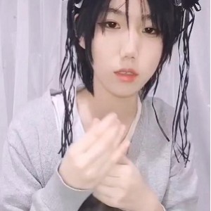 FL姬韵韵高跟鞋狐狸尾巴露脸淡妆蚌壳JK绅士3.2GFL姬韵韵款式高跟鞋，狐狸尾巴设计，优雅露脸淡妆，蚌壳材质，适合JK和绅士，容量3.2G