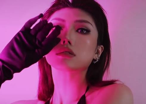 抖音Lisa田心三水变装化妆视频国外版作品100V358m车头灯小伙伴素