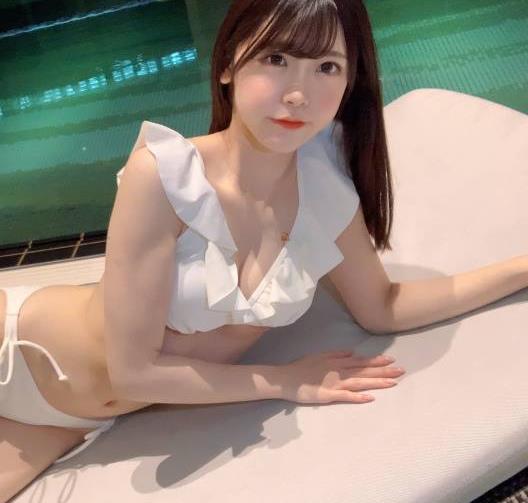 皆瀬あかり的7部作品36.2G，19岁新人女友，萌妹御姐出道，抚眉妖娆烧，高颜值