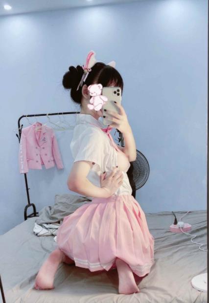 超粉嫩甜美可爱妹子女神精选光“阴”粉嫩罗莉芊芊qianfff精品合集微博封号宅男死忠粉有尺度私拍年轻身躯光“阴”馒头鲍罗莉女神4V-308MB