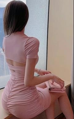 久妖大神的新力作：美少女小甜甜身材火辣，大长腿小蛮腰，让你开心想象的视频资源