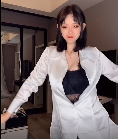 斗鱼主播逆天高颜值灵魂工程师抖胸热舞快手抖音美颜教师超级大规模前车灯巨R女神热浪