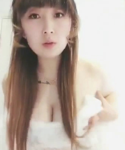 欧阳娜娜明星定制白兔热舞