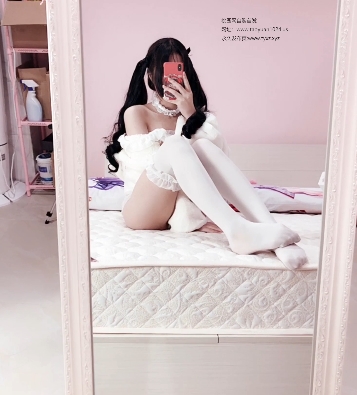 虎牙出品的人气火爆的高颜值美女精选浮力姬汉服系列