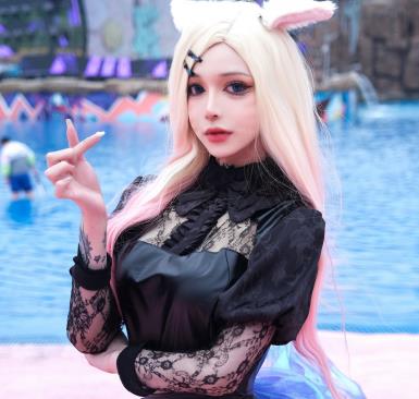 网红粉丝热议女主作品：TS酱酱的黑丝、白丝和渔网视频