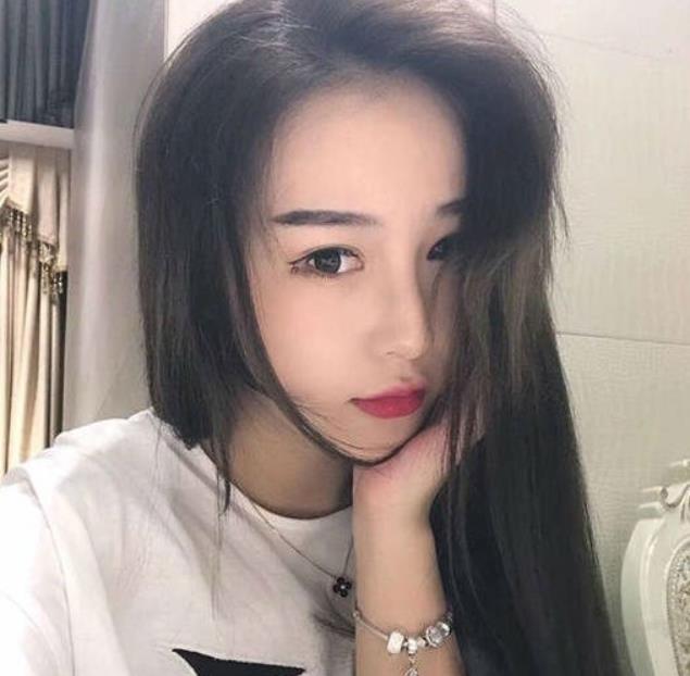 青春甜美模特杜雨含的抖音开播与精彩作品