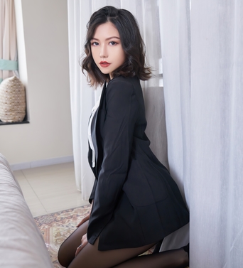 女性时尚精选：超人气成熟御姐黑丝模特，霸气浮力姬完整合集，舌尖上的最新散播，室外展示百合姐妹情16V-9.2G