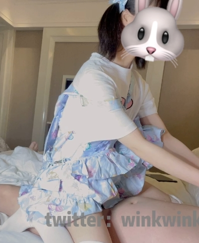 火爆网红幼齿妹子粉嫩美足福利白丝减肥抖M