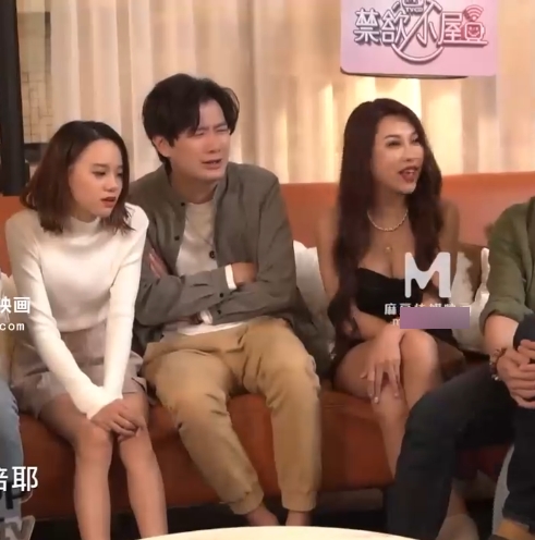 虎牙超人气真人秀《禁欲小屋》：麻瓜豆豆抖M指教搬运