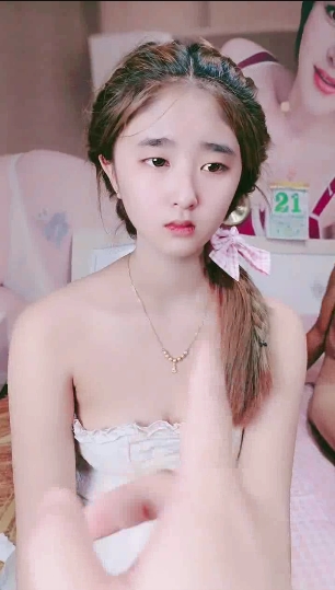 禽兽欺负美少女，中国女人拼命挣扎的故事