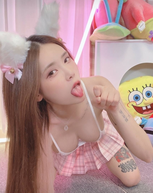 只限韩国地区销售：外快金提莫漏身体照片视频合集