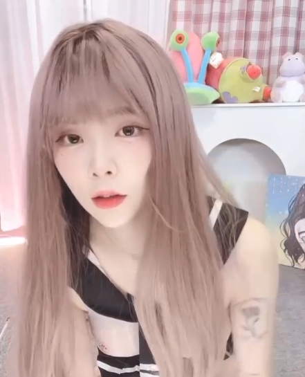 金提莫的LPL合集：唱歌才华背景配乐的音乐旅游