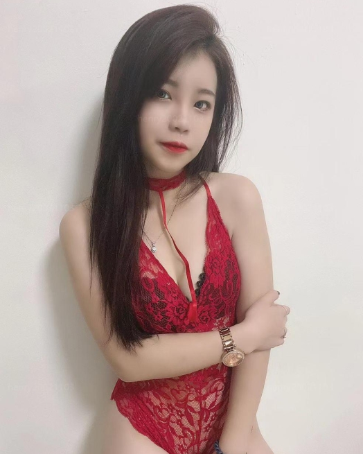 美女主持人的自拍照片，分享给宝岛情侣，共有77张照片，视频长度为2分钟，大小为821MB，可通过百度盘获取，永久链接。