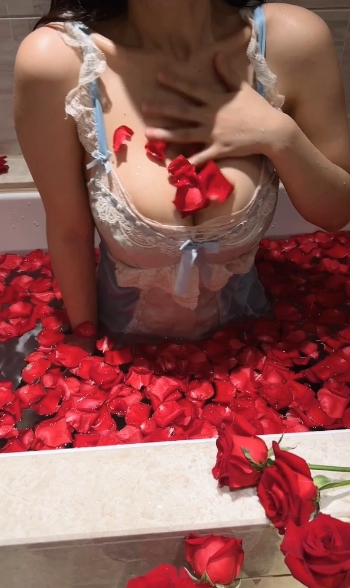 朱可儿展示超稀缺超有尺度究极核弹8GB百度云