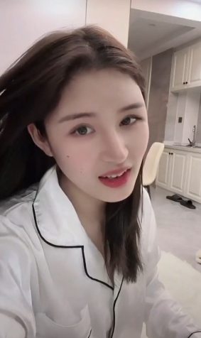 妹子闪现：多姿多彩的年轻时光合集男士金黄色：出场的最美年华Allthebrightplaces：Finch的多姿多彩时光Divergentseries：TrisPrior的年轻时光Allegiant：多姿多彩的场景合集StepUpRevolution：RobbieGoulding的舞王时光Clannad：Emily的多姿多彩时光Welldone：我们会回来的多姿多彩时光Conficernevere