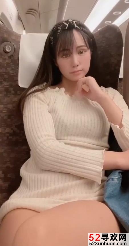 高颜值小姐姐身材艺高人胆大表演视频