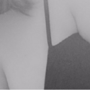 南祀网红粉丝小姐姐肉肉车灯睡衣黑色衣服