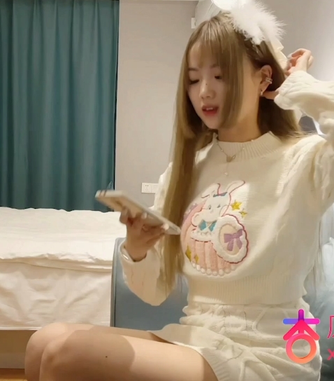 可爱学妹约会，高颜值文学系，身材完美雪白大长腿呻吟1V647M度盘