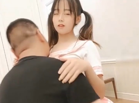 精选妹子的超级开放视频,总时长23分钟,1V+260M,7Z双层压缩,对白表情丰富,观看极具看点,文明观阅,失效补偿,多图警告。