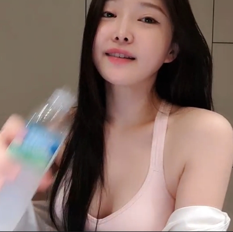 韩国收费房第三辑:Flextv、PandaTV和Afreecatv的身材和颜值漏两点视频,永久有效,失效补,防爆链接。