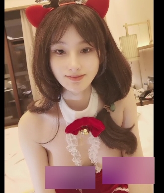 新人小猪猪露脸直播有趣装诱惑揉揉玩玩道具运动saoxue靓声低语撩骚