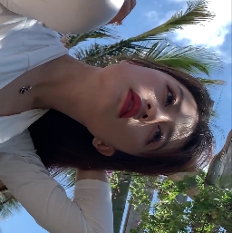 白色高跟包臀裙美女视频