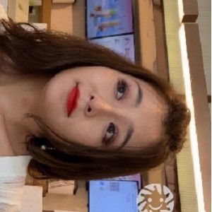 性感美女穿吊带包臀裙高跟展示翘臀的视频（百度云）