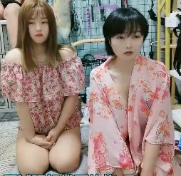 劲爆2小时40分钟奇妙道具琳琅满目指教妹子（2.05G）